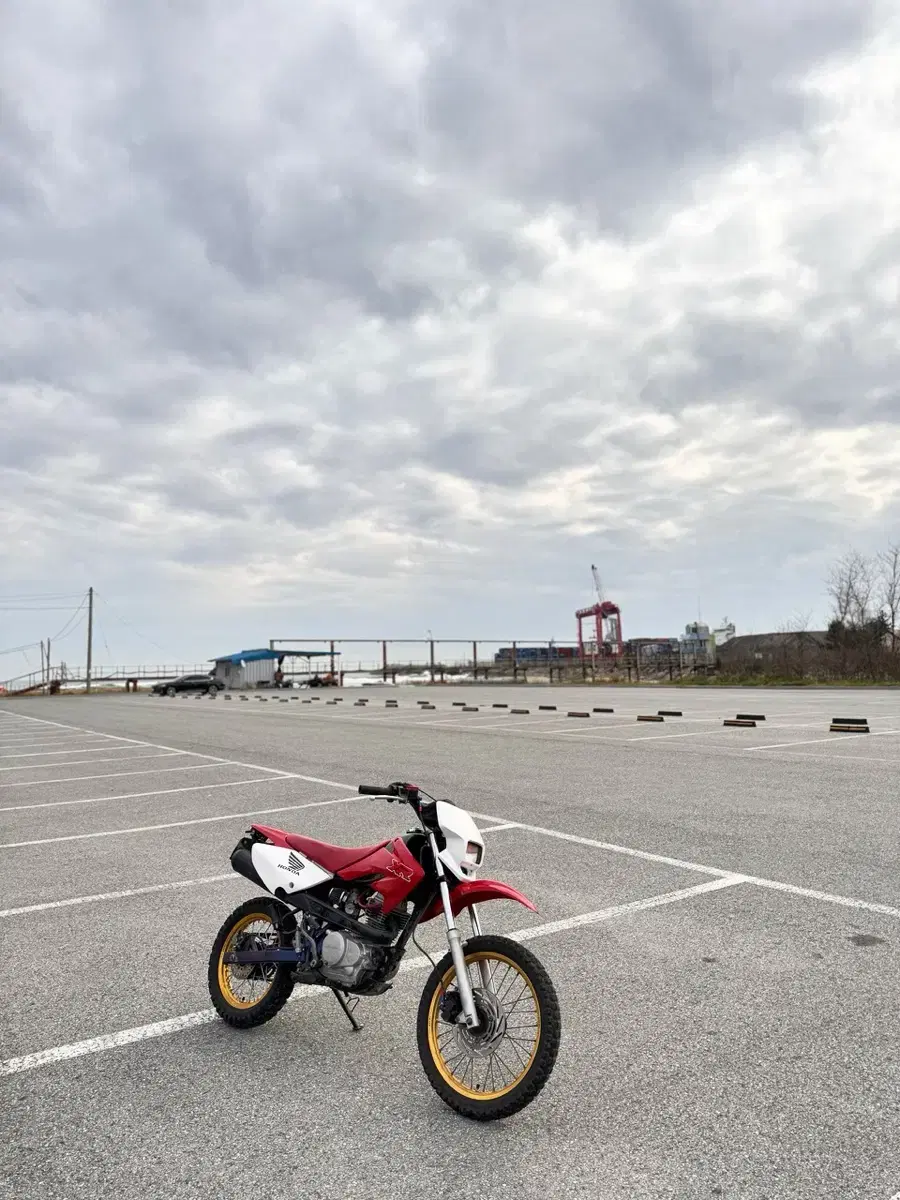 HONDA XR100 2005년식 판매합니다. (F 17인치 R 14인치